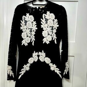 Free Generation Los Angeles Ladies Embroidered Dress $228 Sz. Large